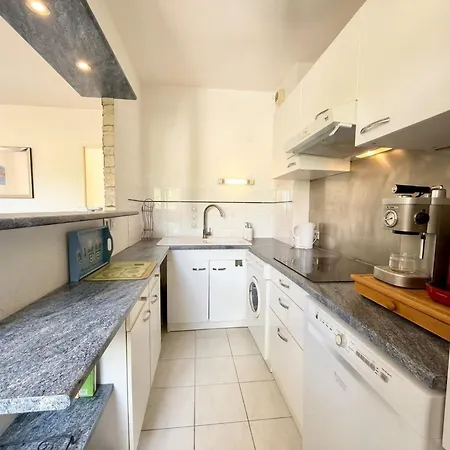 Lejlighed Cozy Place With Swimming Pool, Terrace And Small Garden *