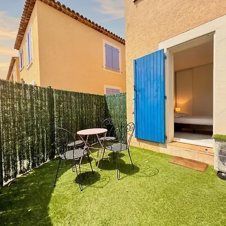 Lejlighed Cozy Place With Swimming Pool, Terrace And Small Garden Sainte-Maxime